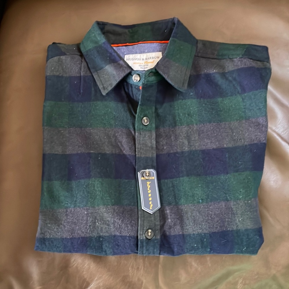 NWT Mens Medium Hudson & Barrow Mountain Flannel Blue & Green Shirt